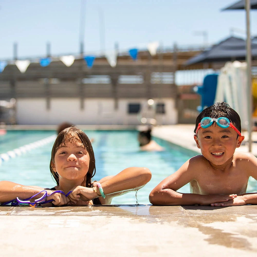 Gyms with Lessons - images of kids in the pool